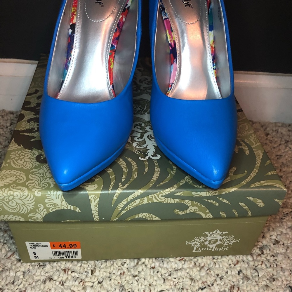 Some beautiful blue heels, ready for a night out!